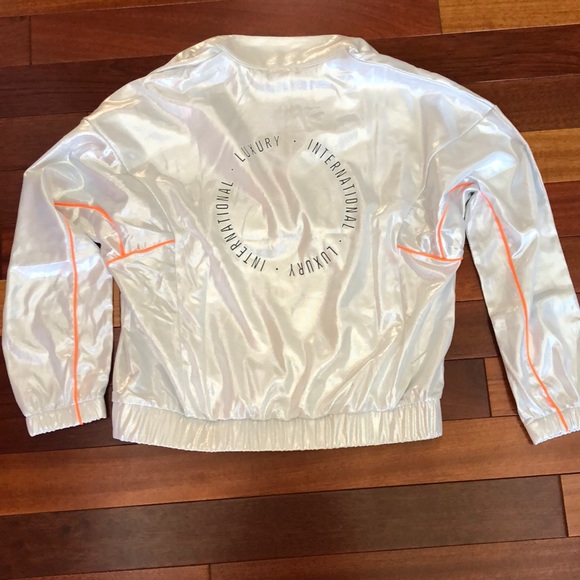 ✨Forever 21 Pull Over Never Worn!! - Picture 2 of 4